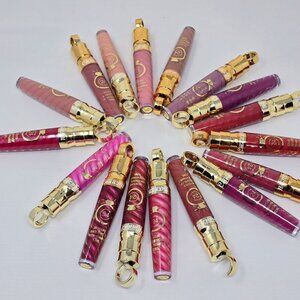 Cmaadu Lipstick Vault–17 Waterproof Shades w Vitamin E 24-Hour Wear Swirl Design